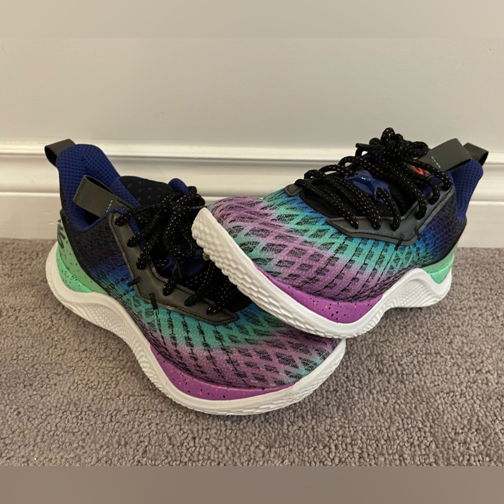 Under Armour Steph Curry girls basketball shoes